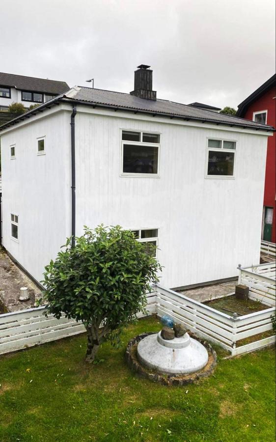 Appartement Cosy House Near Airport à Sørvágur Extérieur photo